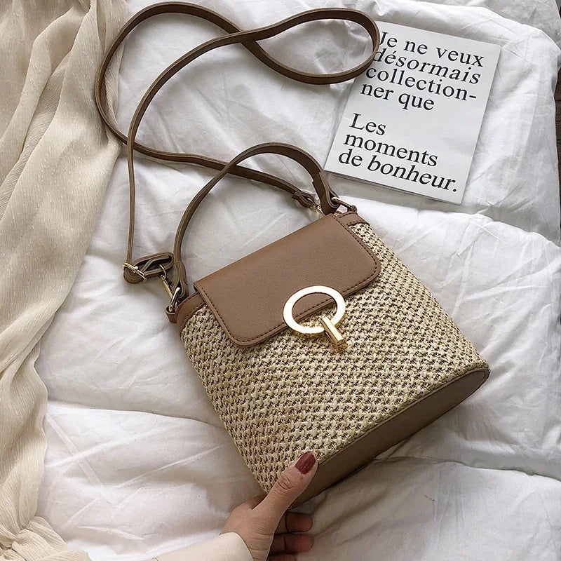 Beach Vacation Woven Women's Bag 2023 New Fashion Trend Korean Version Versatile Fashion Handheld Crossbody Bucket Bag