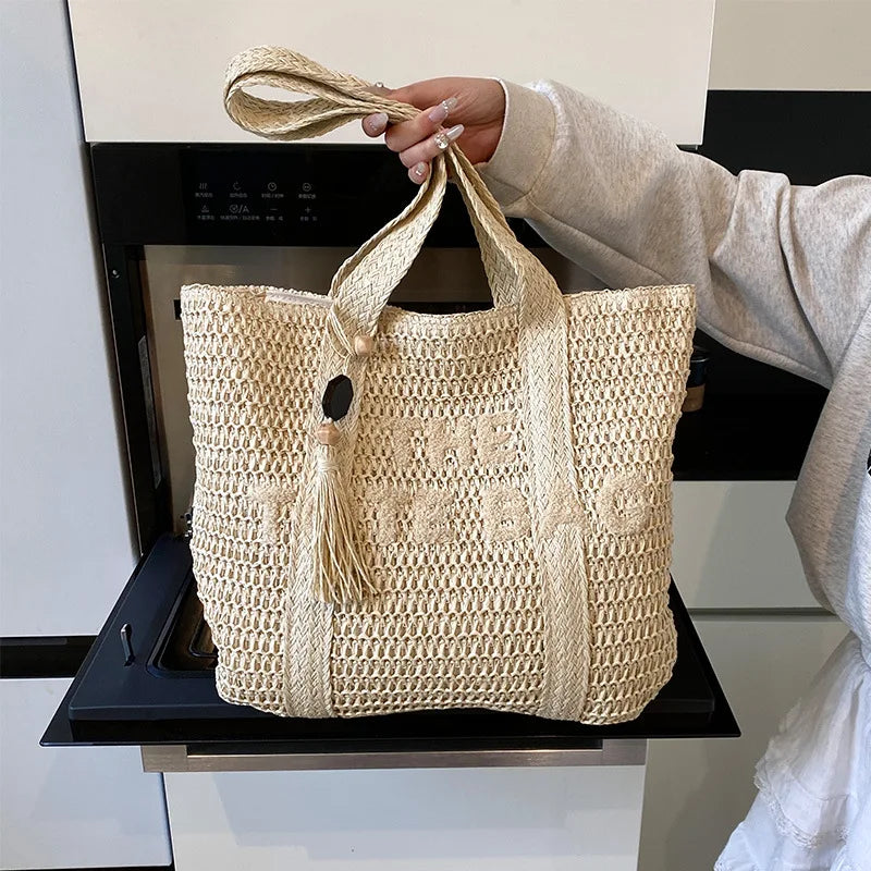French style large capacity woven straw woven bag for women, new beach vacation shoulder bag, casual commuting tote bag
